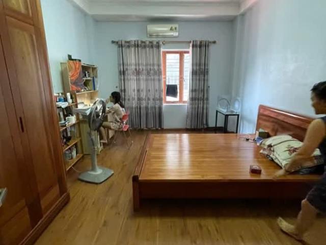 Chính chủ bán gấp nhà Yên Sở Hoàng Mai 65m2 5m mặt tiền 4 tầng chỉ hơn 7 tỷ kinh doanh sầm uất