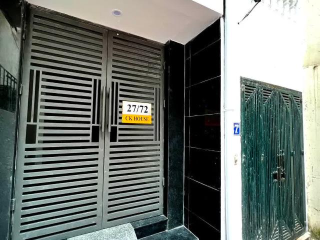 Chính chủ bán gấp nhà ngõ 103 Pháo Đài Láng, Đống Đa: DT 35m2, 5 tầng, MT 4,2m. 7,68tỷ