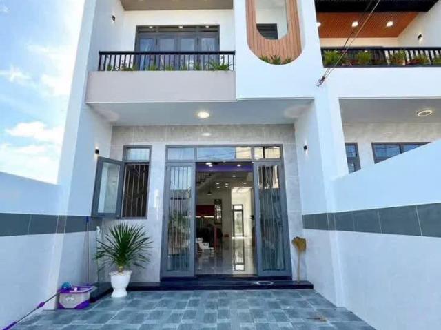 Chính chủ bán gấp căn nhà thiết kế hiện đại tại bến lức