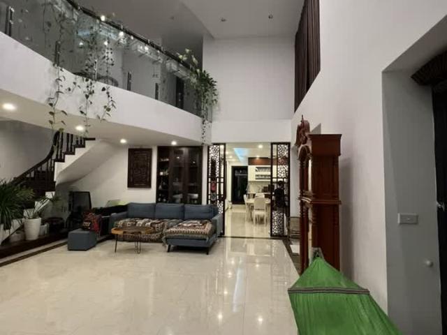 Chính chủ bán gấp Penthouse Five Star Kim Giang, lô góc, full nội thất, 300m2. Giá 11.9 tỷ