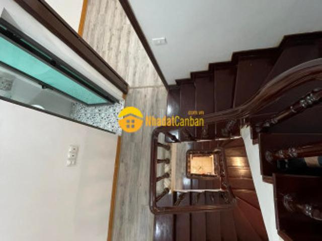 Chính chủ bán nhà nguyễn chí thanh quận đống đa 50m2 nhà 5 tầng giá 5,2 tỷ