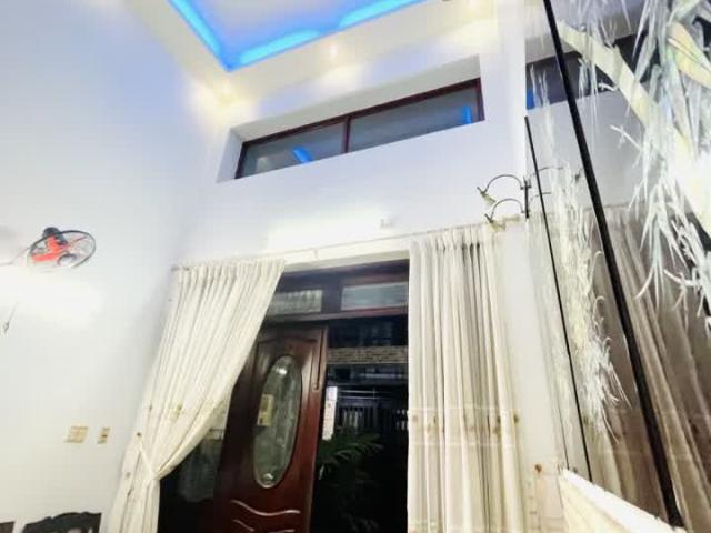 Chính Chủ Bán Nhà Cách Mạng Tháng Tám Quận 10 Ngang 4M X 11M – Giá 6,8 Tỷ: Mô Tả: + Vị Trí