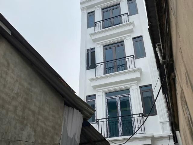 Chính chủ bán nhà hà đông, hà nội 5 tầng 42m2 mặt tiền hơn 4m nhà nở hậu ngõ to thoáng
