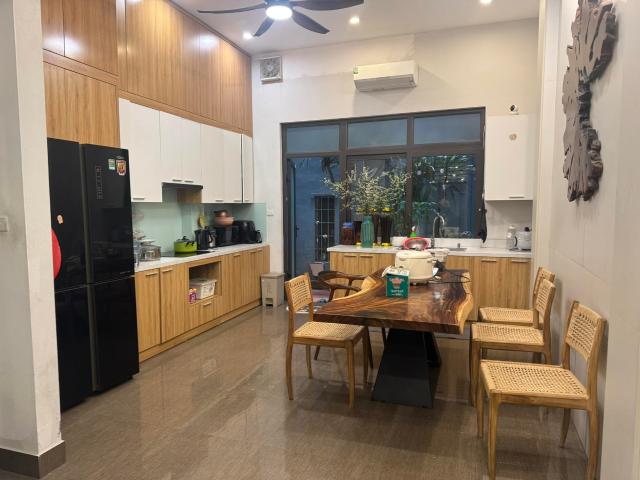Chính chủ bán nhà phố Lò Đúc, 5 tầng, mặt tiền 4m, 60m2, 18.3 tỉ, phân lô, ô tô 5 tạ đỗ cửa