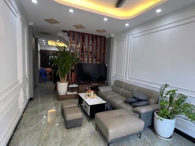 Chính chủ bán nhà 39m2, 5 tầng, tại Thụy Phương, ô tô đỗ ngày đêm