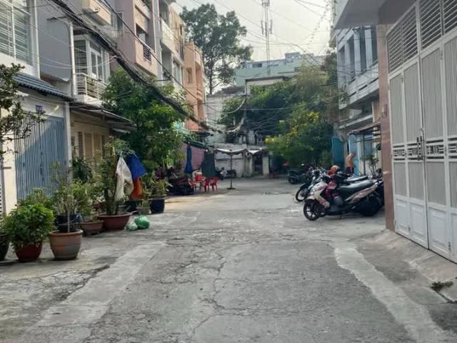 Chính chủ bán nhà 52.4m2 hẻm thông, Nguyễn Văn Quá, P Đông Hưng Thuận, quận 12