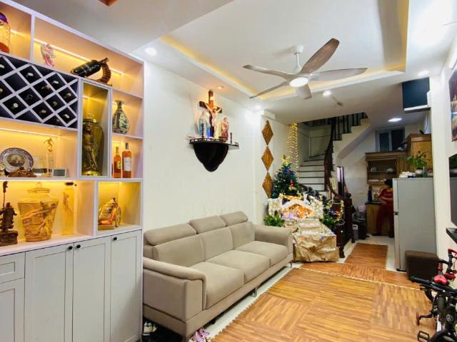Chính chủ bán nhanh nhà 5 tầng Phú Đô, Mỹ Đình, gần sân Mỹ Đình, vị trí hiếm, giá chỉ hơn 7 tỷ