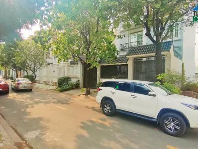 Chính Chủ Bán Rẽ Gấp Biệt Thự 250M2 4 Tầng Cạnh Phòng Công Chứng Lê Văn Dũng Quận 2