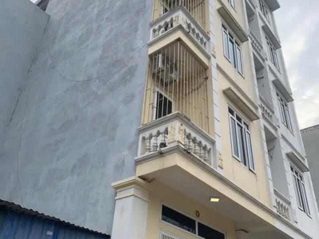 Chính chủ cần bán nhà 5 tầng gia đình ở được kết hợp kinh doanh thuê phòng đường Hòa Bình, thuộc