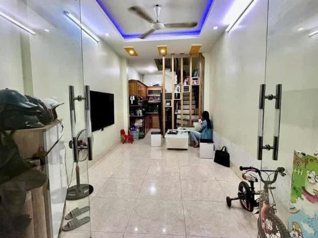 Chính chủ cần bán nhà 5 tầng Phú Mỹ, Phường Mỹ Đình 2, đi vài bước là ra tới chợ