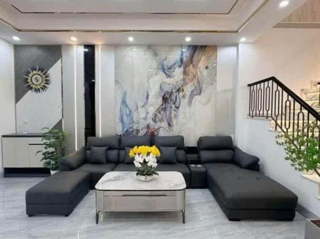 Chính Chủ Cần Bán Nhà 1 Trệt 2 Lầu – Trung Tâm Phường 4 – Tp. Tân An