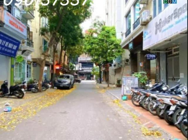 Chính chủ cần bán nhà mặt phố Đỗ Quang Nhà 2 mặt tiền vỉa hè rộng Kinh doanh cực đỉnh