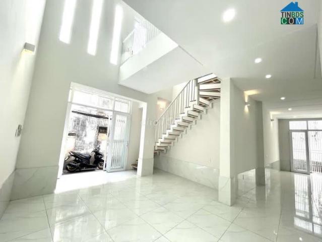Chính chủ cần bán nhà mặt tiền Phan Xích Long, quận Phú Nhuận. Giá bán 30 tỷ