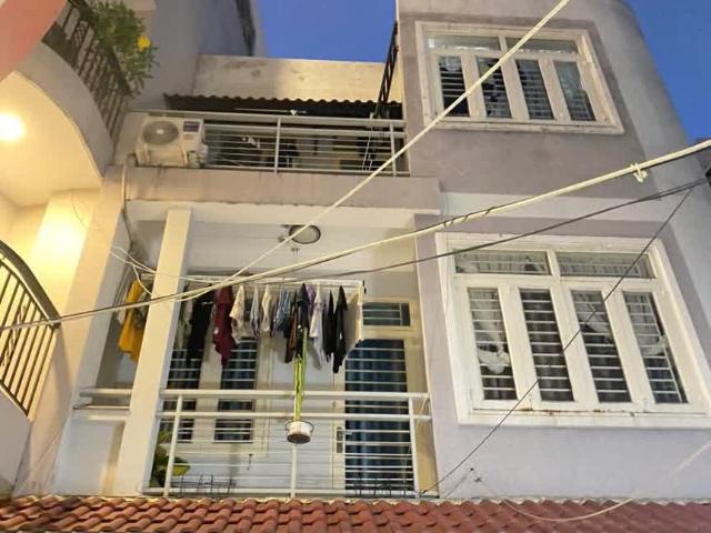 Chính Chủ Cần Bán Nhà Đẹp Đường Calmette Quận 1