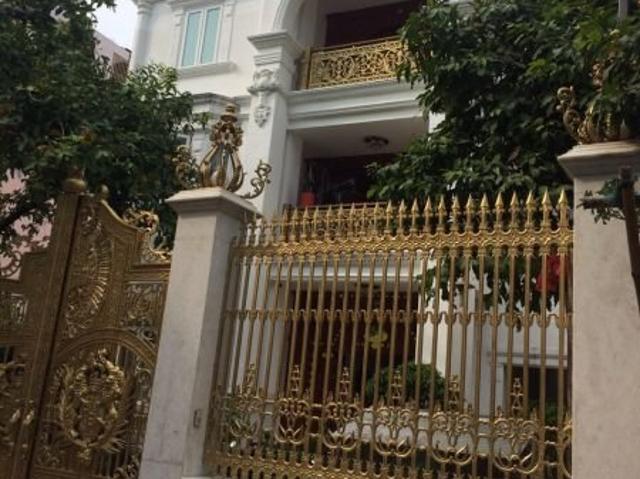 Chính chủ cần bán gấp nhà hẻm 8m đường Ba Vân, P14 Quận Tân Bình. Nhà 3 lầu có thang máy