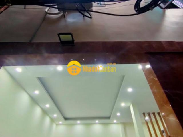 Chính chủ cần bán gấp nhà trường chinh