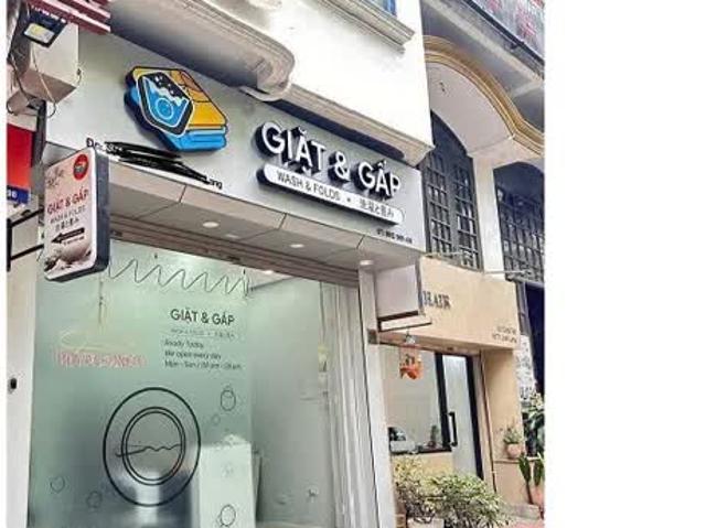 Chính chủ cho thuê tầng 1 vị trí cực đẹp tại Linh Lang Ba Đình, Hà Nội. 0355829