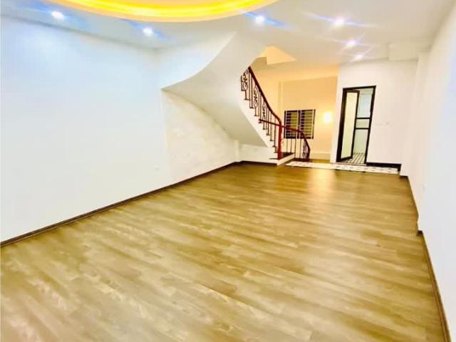 Chính chủ cho thuê cả nhà mới 80m2,4T, VP, KD, Nhà hàng, Trung Hòa 20Tr