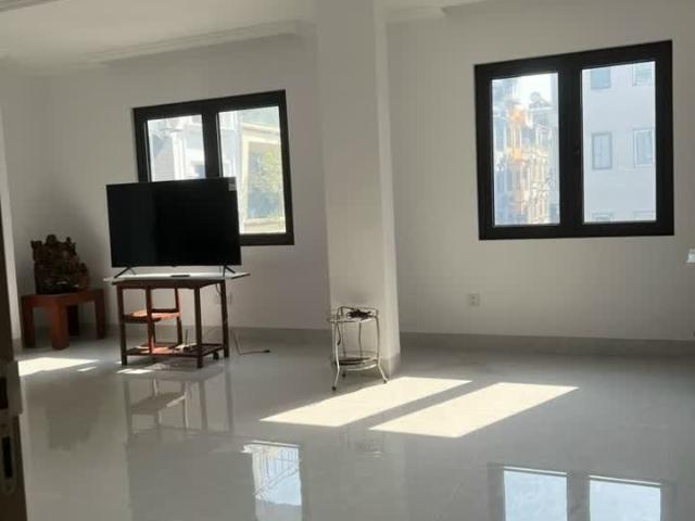 Chính chủ cho thuê cả nhà đẹp mới, VP, Kinh doanh 103m2  4T  Bạch Đằng 26 Tr