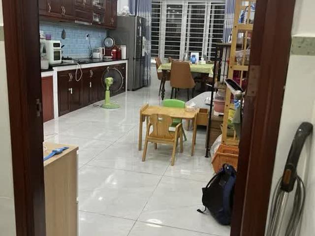 Chính chủ cho thuê nhà nguyên căn 1 trệt 4 lầu. Hẻm xe tải Đào Duy Anh, P9, Phú Nhuận