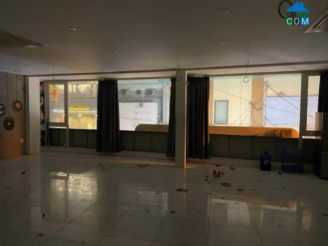 Chính chủ cho thuê nhà ngõ 259 Phố Yên Hoà, Dtich 112m x 2 tầng, MT 12m, thông sàn, giá 35 triệu