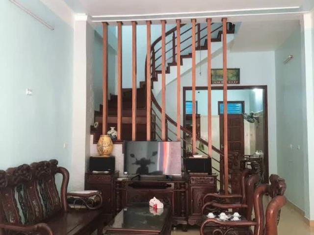 Chính chủ do muốn chuyển đổi chỗ ở nên cần bán nhà 3 tầng 1 tum thuộc tổ 1 phường Trần Hưng đạo