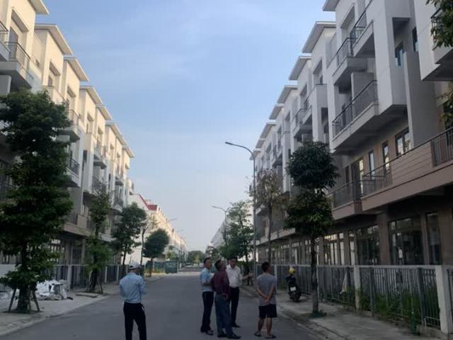 Chính chủ gửi bán SHOPHOUSE phong cách nhà vườn 4 tầng đường 14.5m KĐT Centa Vsip Bắc Ninh