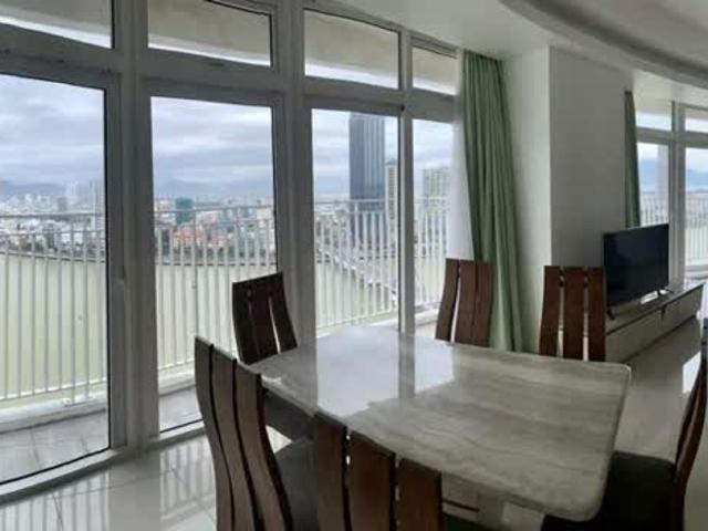 Chính chủ đi nước ngoài để lại căn hộ 3PN Azura, view trực diện sông Hàn, có sổ sẵn
