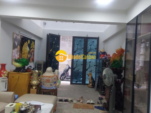 Chính chủ nhờ bán nhà võ thị sáu, dt 40m, 5t, mt 4m, nhỉnh 3 tỷ, lh 0984417