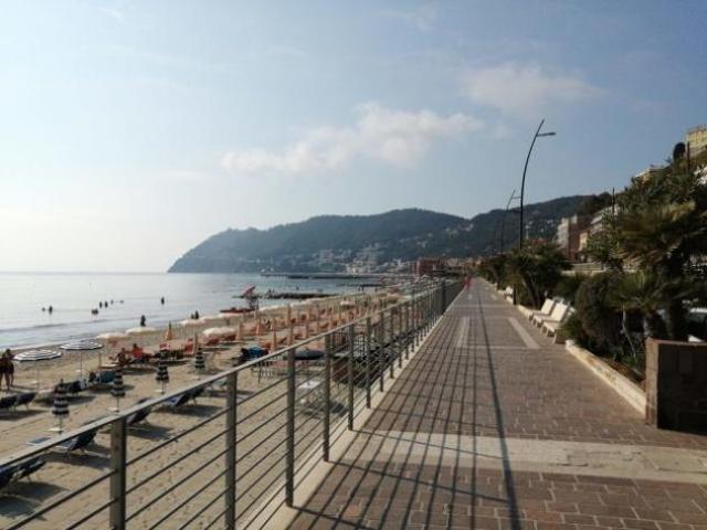 Chiosco Bar in vendita a Alassio