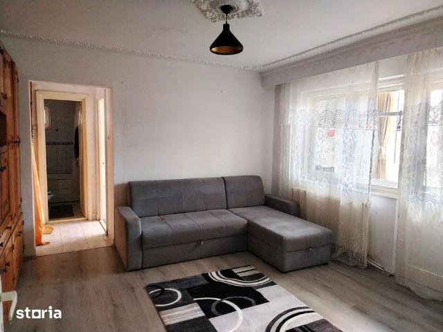 Chirie 2 camere zona Sf Vineri mobilat utilat 250eur /luna