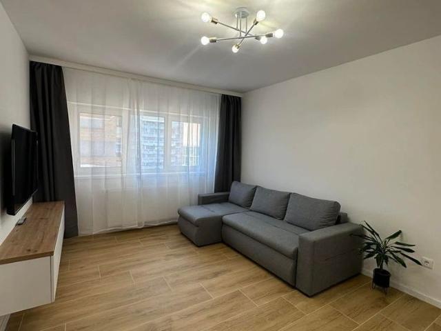 Chirie,Ap.3 camere,Centru Nou