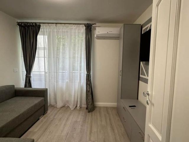 Chirie,Ap.3 camere,Centru