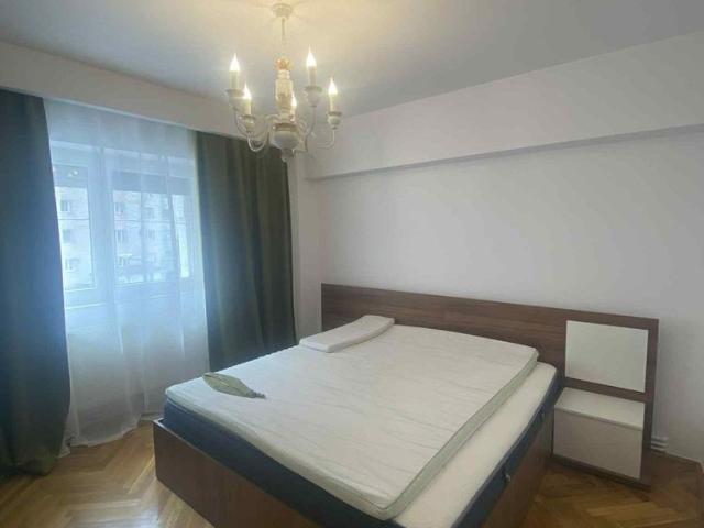 Chirie,Ap.4 camere,Soarelui