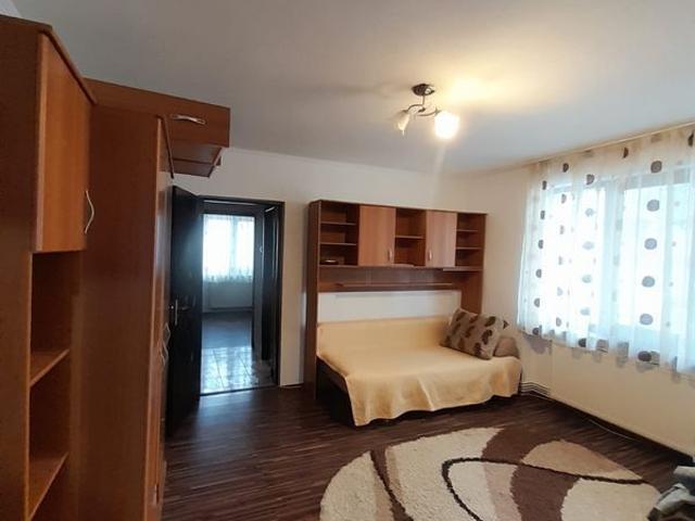 Chirie Apartament 2 Camere Parter