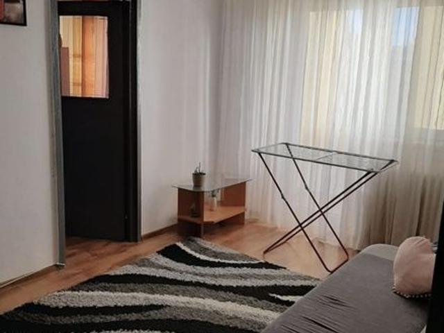 Chirie apartament 2 camere semidecomandat
