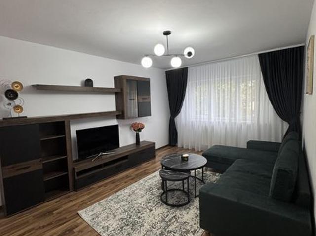 Chirie Apartament 3 camere, 2 bai, parcare Decebal