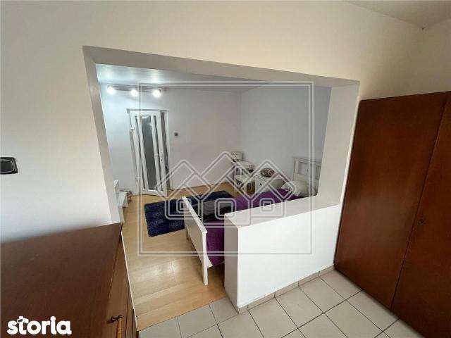 Chirie in Strand, 2 camere, la cheie, pret bun, etaj 2\/4