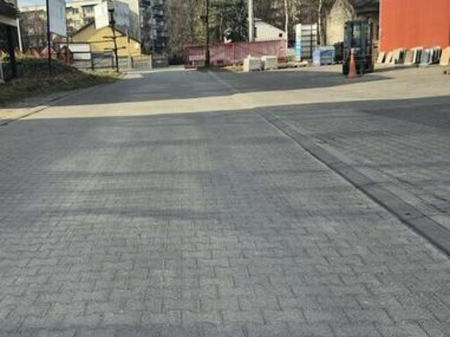 Chrzanów, budynek handlowo usług. bud wielorodz