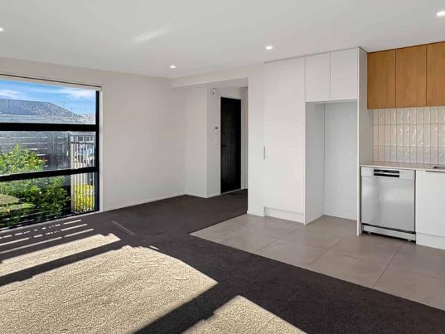 CHRISTCHURCH CENTRAL CITY THREE BEDROOM, TWO BATHROOM, INTERNAL ACCESS GARAGE