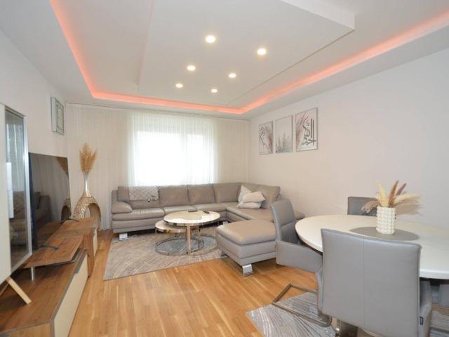 CHRISTOPH CHROMECEK IMMOBILIEN POTTENDORF Landegg Top renovierte 3 Zimmer mit Loggia!