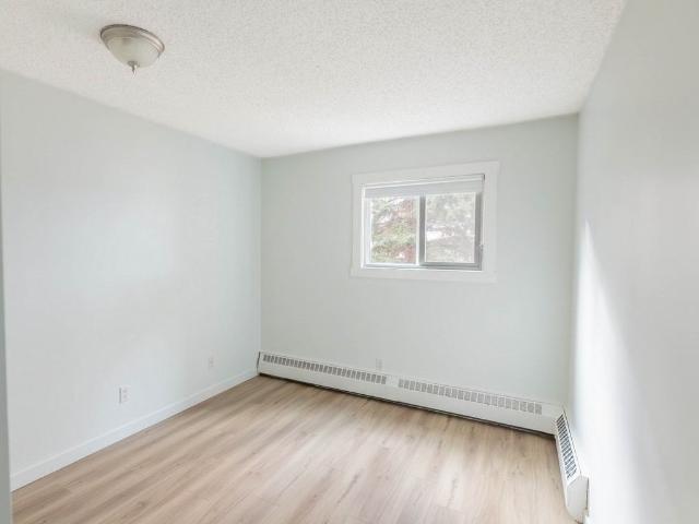 Christopher County 2 Bedroom Apartment for Rent at 1102 Hermitage Rd Nw, Edmonton, AB T5A 4M3 Overlanders