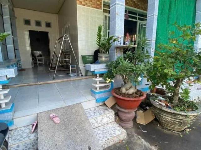 Chú Sáu Cần Bán Gấp Nhà Cấp 4, Giá 620 Triệu. DT 324m2. Sổ Hồng riêng, Thanh Phước Gò Dầu