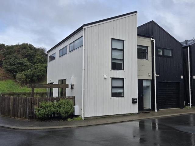 churton park, 3 bedrooms