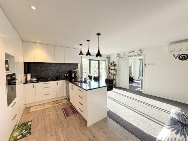 churton park, 3 bedrooms