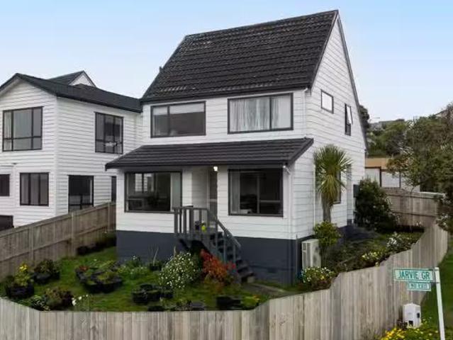 Churton Park, 3 Bedrooms First National Real Estate