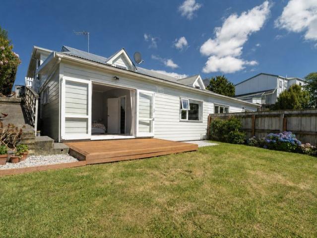 Churton Park, 2 bedrooms