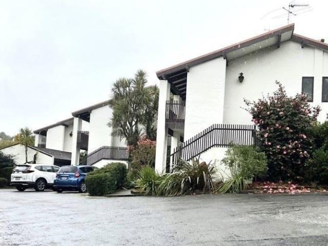 churton park, 2 bedrooms