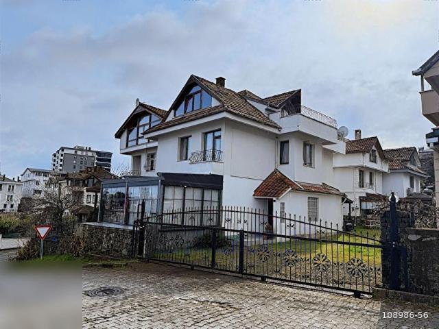 CİCİBABA'DAN UYDU KENT 1'DE DENİZ MANZARALI TRİPLEKS VİLLA