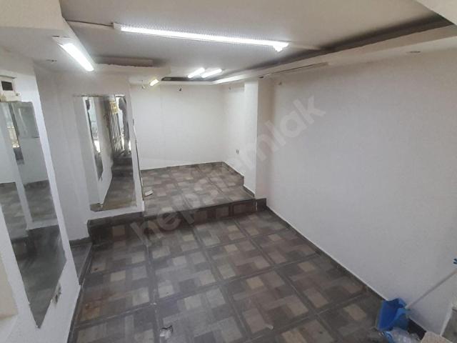 CİHANGİR DE DÜZ GİRİŞ KİRALIK DÜKKAN